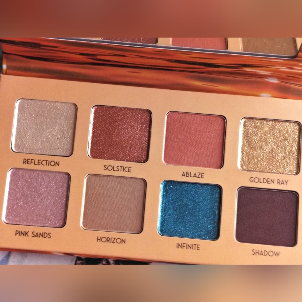 Beauty For Real Golden Hour Eyeshadow Palette - Picture 3 of 8